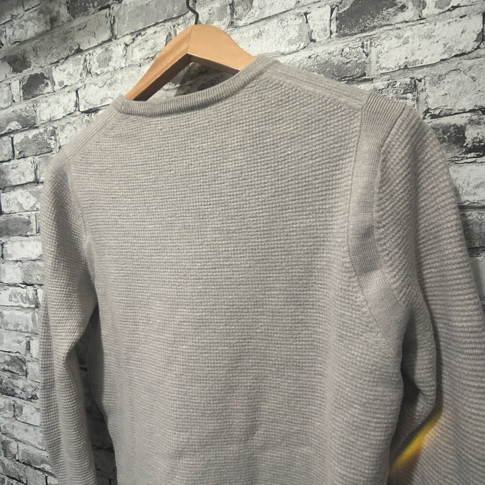 EUC Todd Snyder Sweater Size Large - Picture 7 of 11